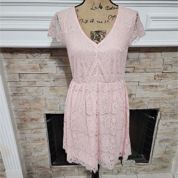 Chelsea and Violet pale pink lace overlay sheer keyhole back mini dress size med - Picture 1 of 8